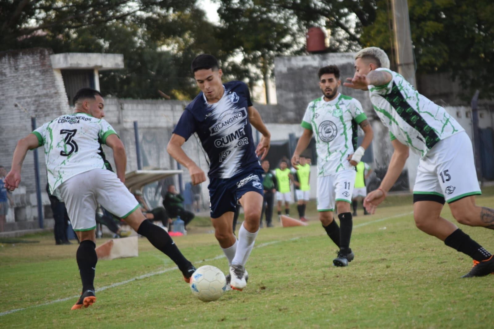 Gran campaña de Camioneros, que derrotó a Juniors a domicilio (Gentileza Agustín Córdoba prensa Juniors).