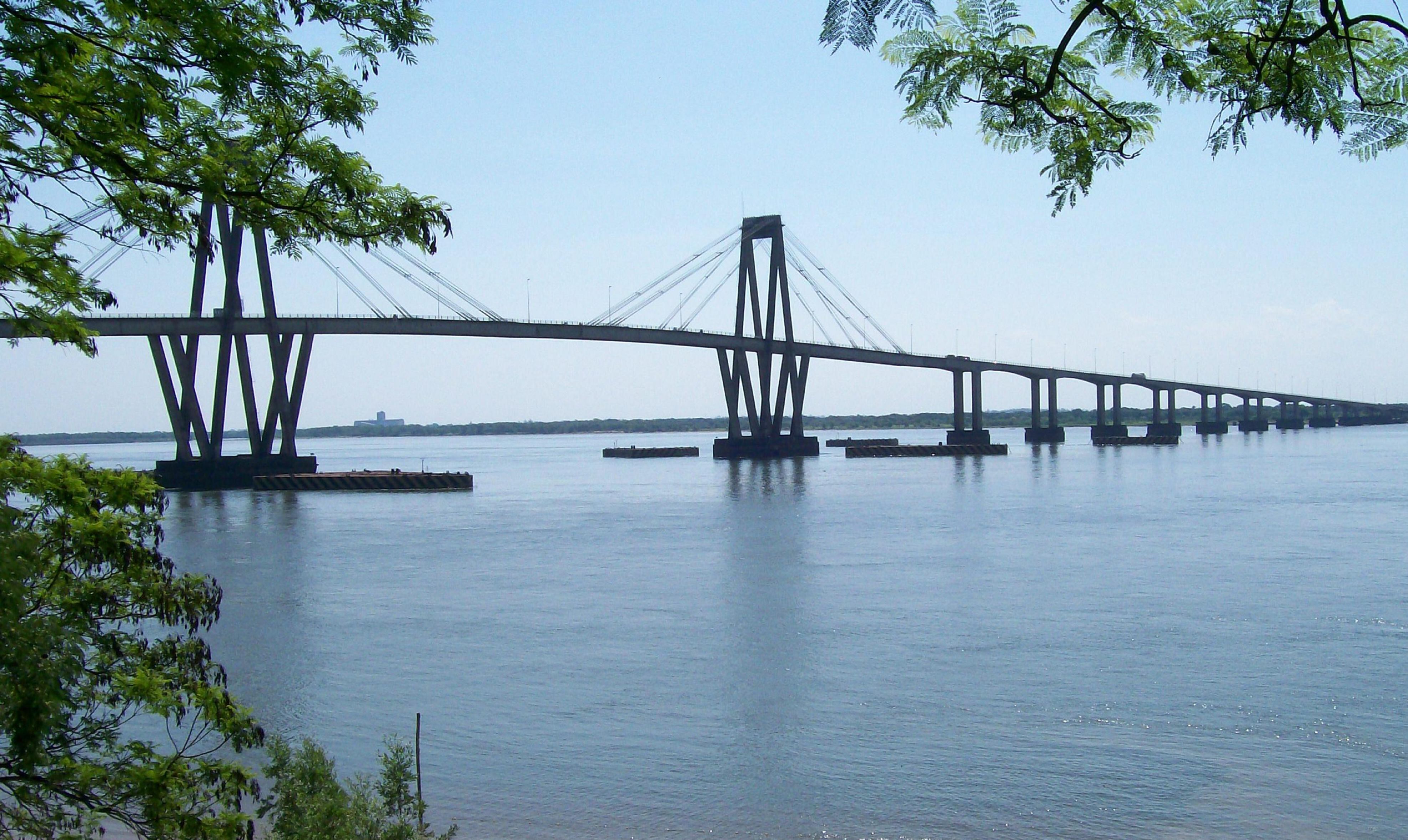 Las principales y tradicionales facultades están ubicadas en las dos capitales: Resistencia (Chao); Corrientes (Ciudad de Corrientes)