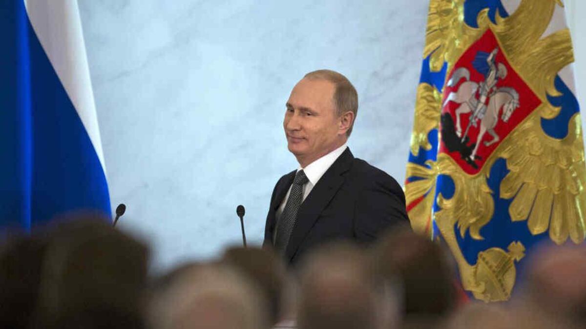 Sputnik V: Vladimir Putin anunció que harán envíos “regulares” y que analizan producirla en Argentina