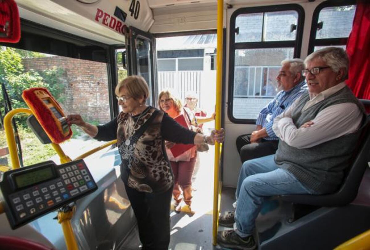 En Tucumán los jubilados ya pueden viajar gratis en el transporte público