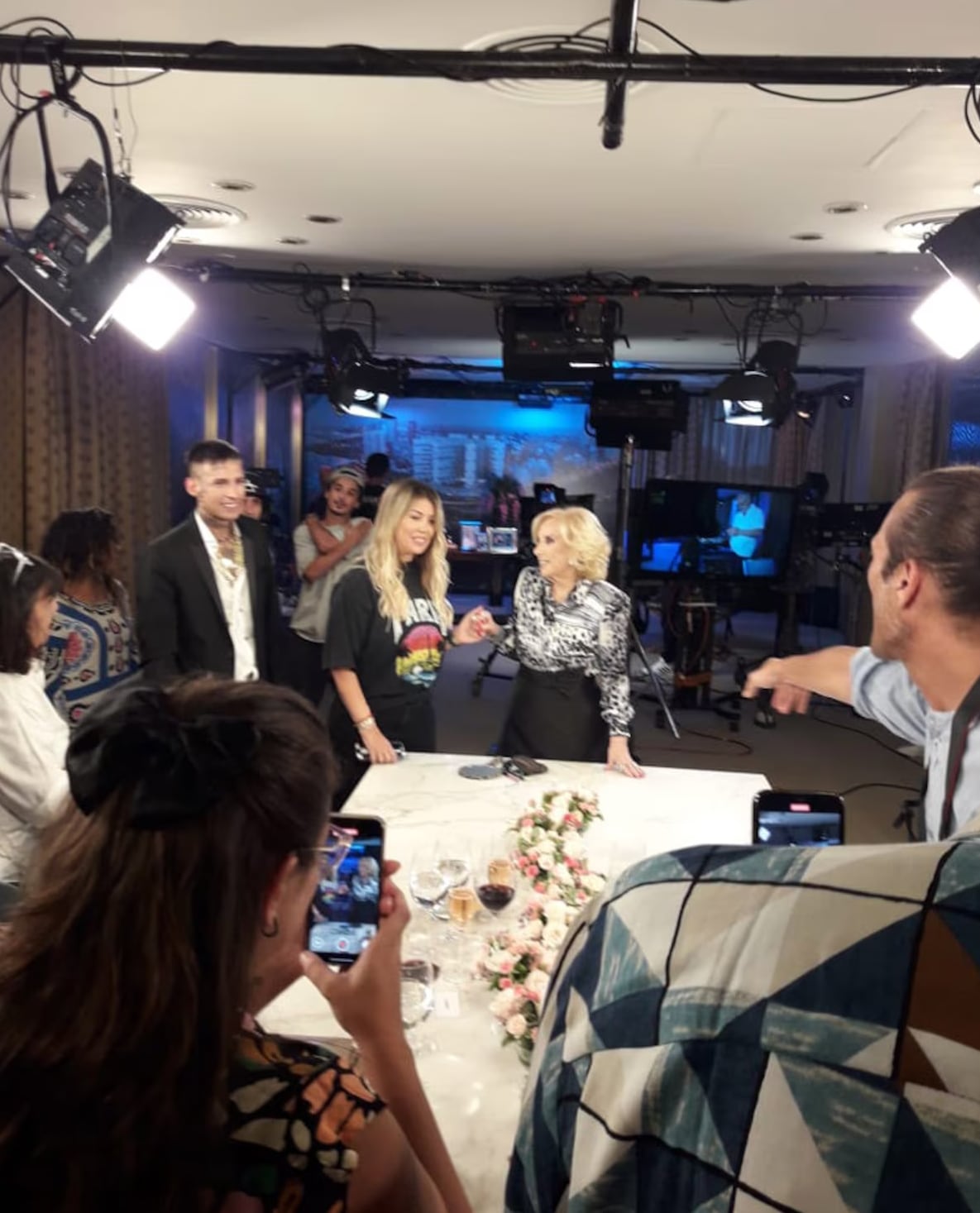 ¿Se viene el casamiento? L- Gante reveló en la mesa de Mirtha Legrand sus planes a futuro con Wanda Nara y sorprendió a sus fans