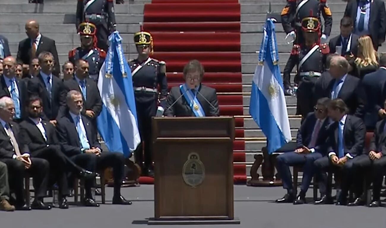 Milei salió del Congreso para dar un discurso ante la gente. Foto: Captura de video