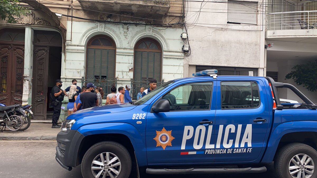 La policía fue al lugar a primera hora a partir de la denuncia de amigos de la víctima.