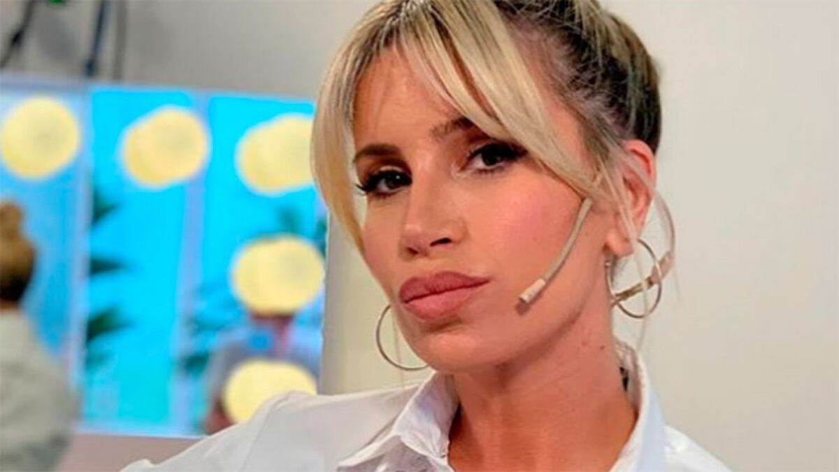 Florencia Peña, de espaldas y sin corpiño, encandiló a sus seguidores