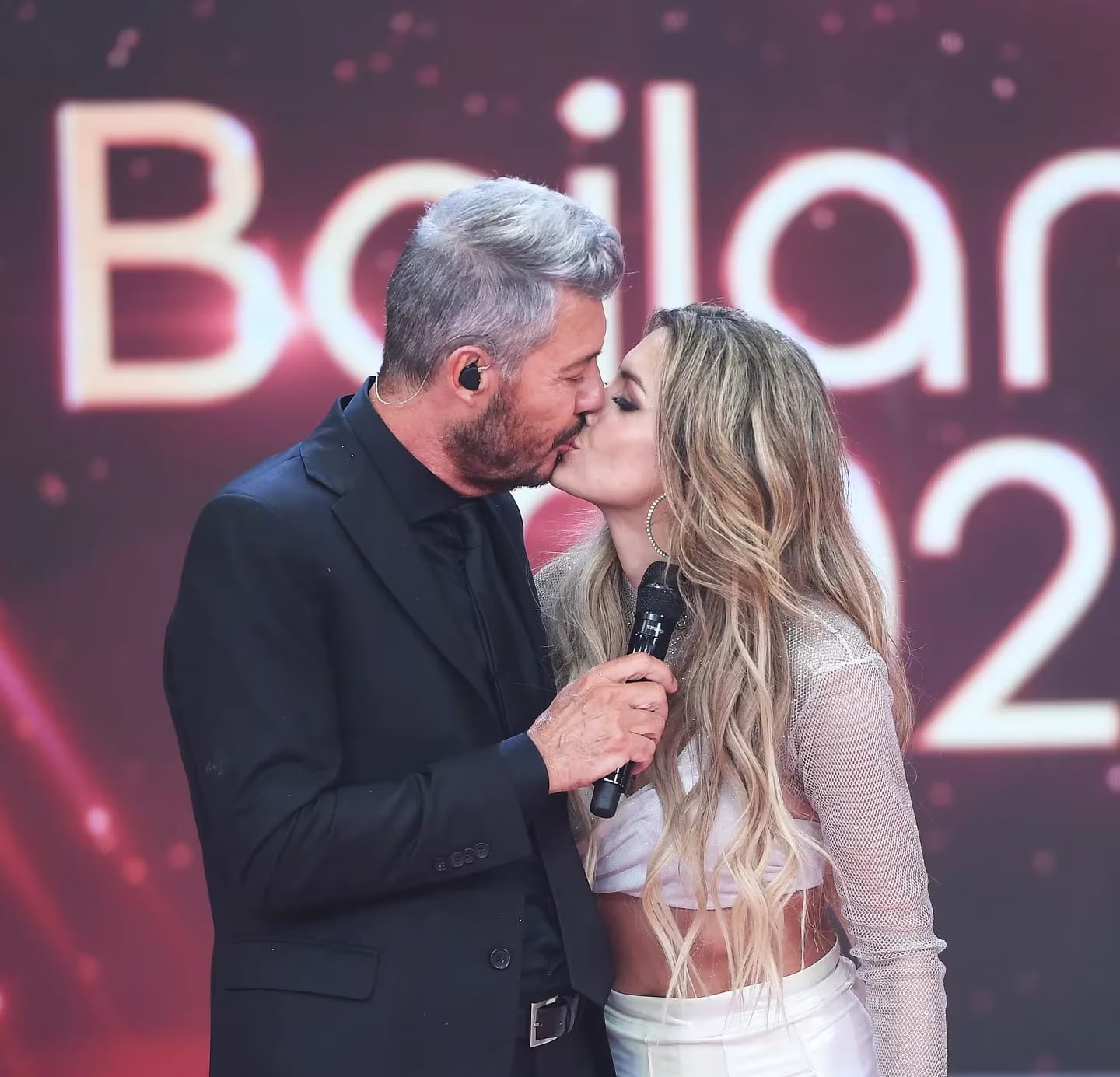 Marcelo Tinelli y Milett Figueroa a los besos en el Bailando 2023.