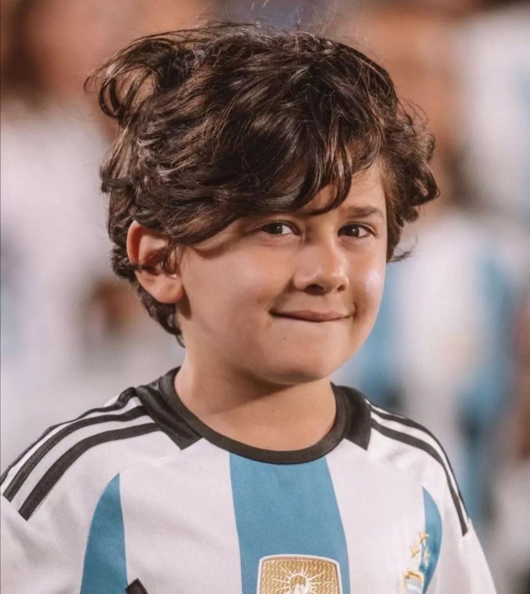 El hermano de Thiago y Mateo fue un espectador privilegiado del show dedicado a La Scaloneta en la cancha de River.