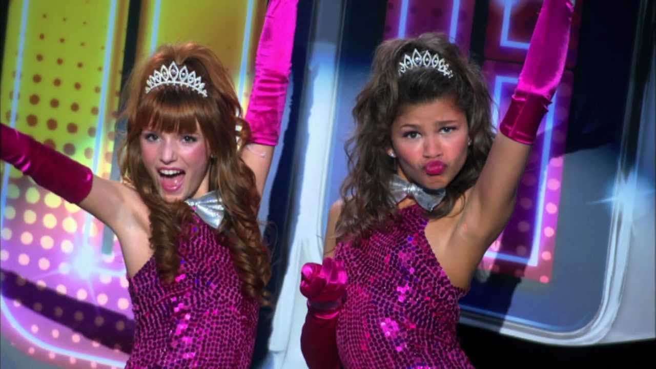 Zendaya junto a Bella Thorne en A todo ritmo.