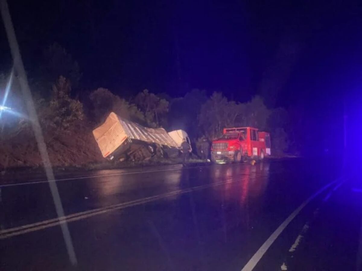 Despiste de un camión en Pozo Azul por fortuna no dejó heridos de gravedad
