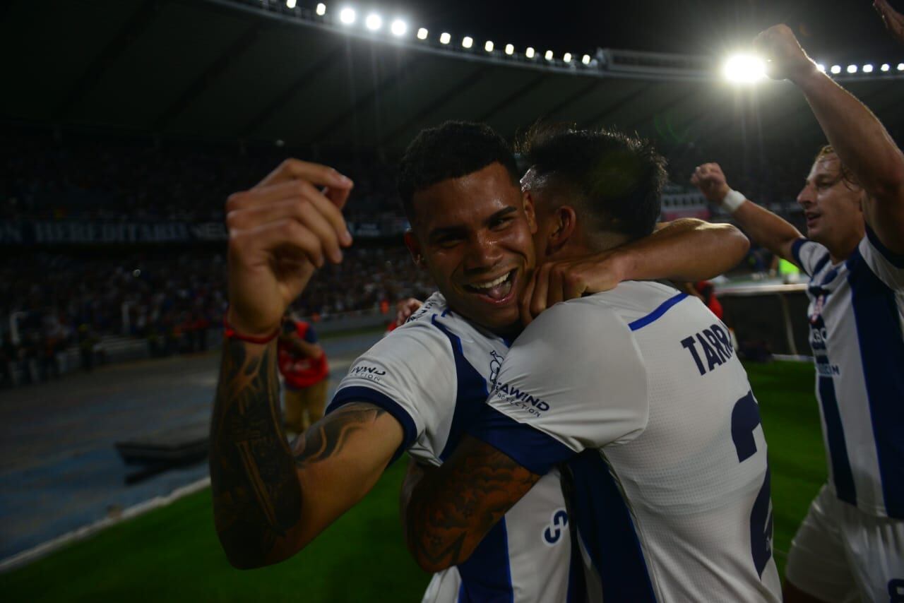 Miguel Navarro estableció el 1-0 de Talleres ante Huracán por la Liga Profesional. (Javier Ferreyra / La Voz)