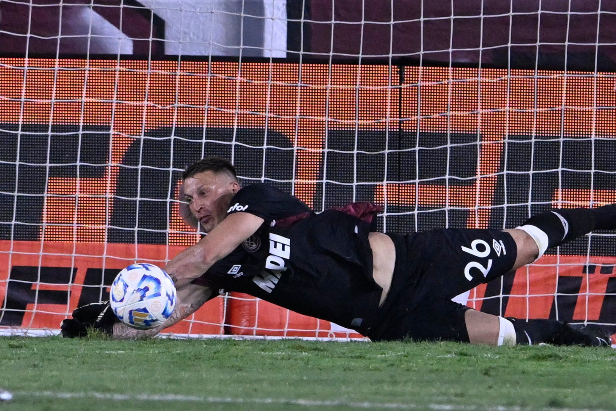 Nahuel Losada fue elegido como la figura del partido en la victoria de Lanús frente a Talleres. (Crédito: X/@LanusStats).