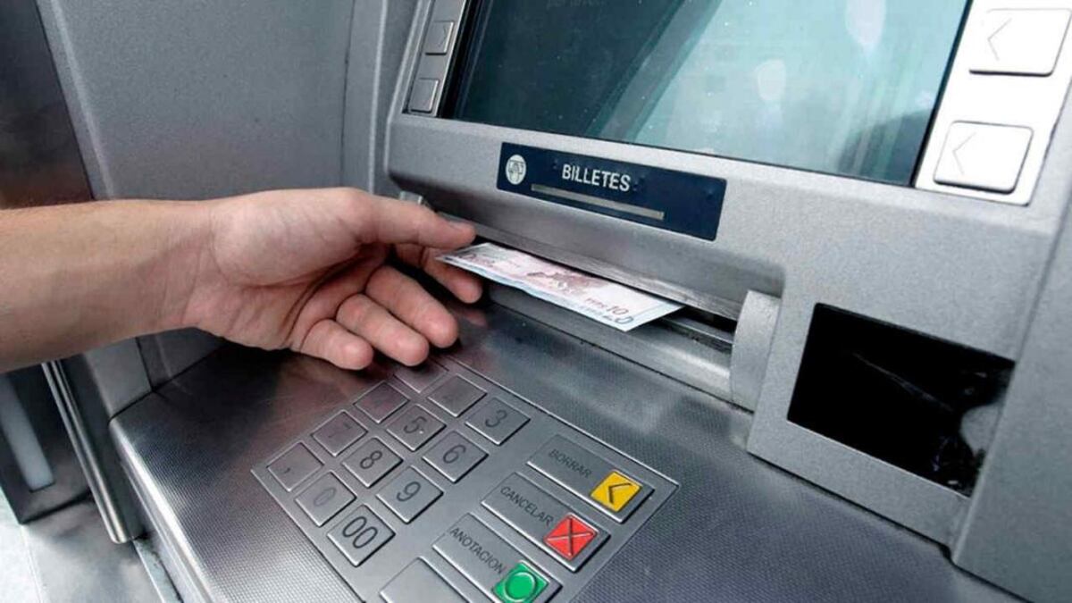 El jueves comienza el pago del 80% del sueldo del mes de abril a los empleados públicos