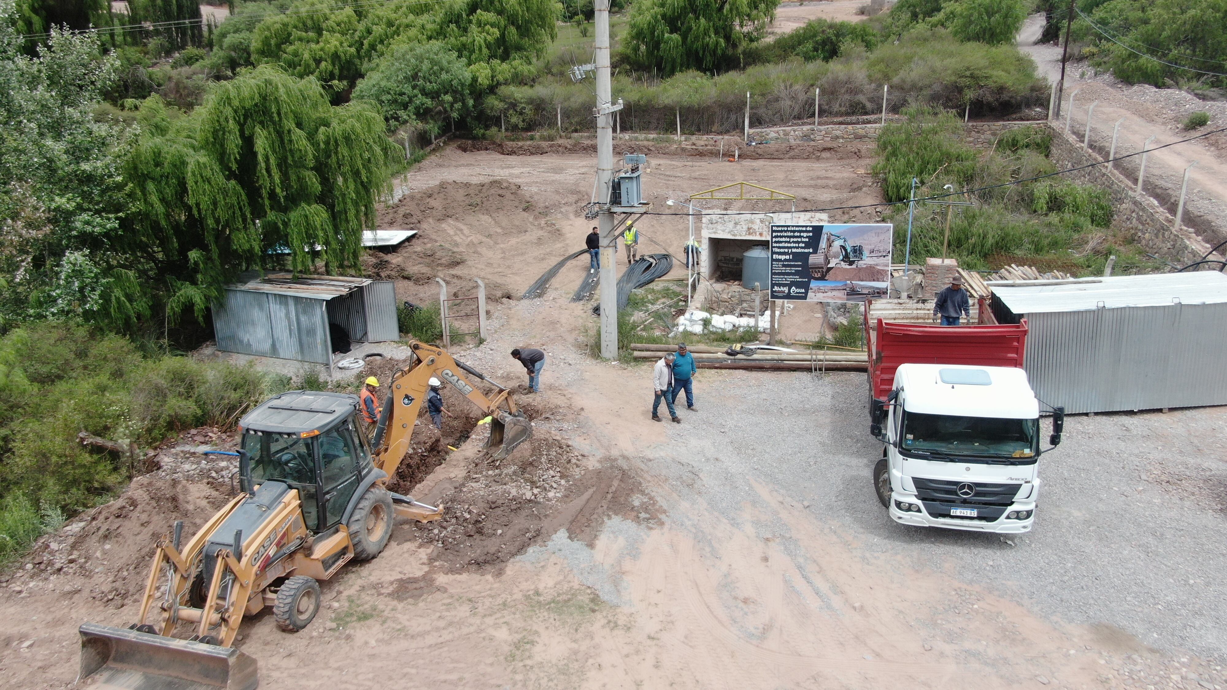 Trabajando en tres sitios al mismo tiempo, Agua Potable de Jujuy avanza con la obra que pondrá en servicio un nuevo sistema de provisión de agua para Tilcara y Maimará.