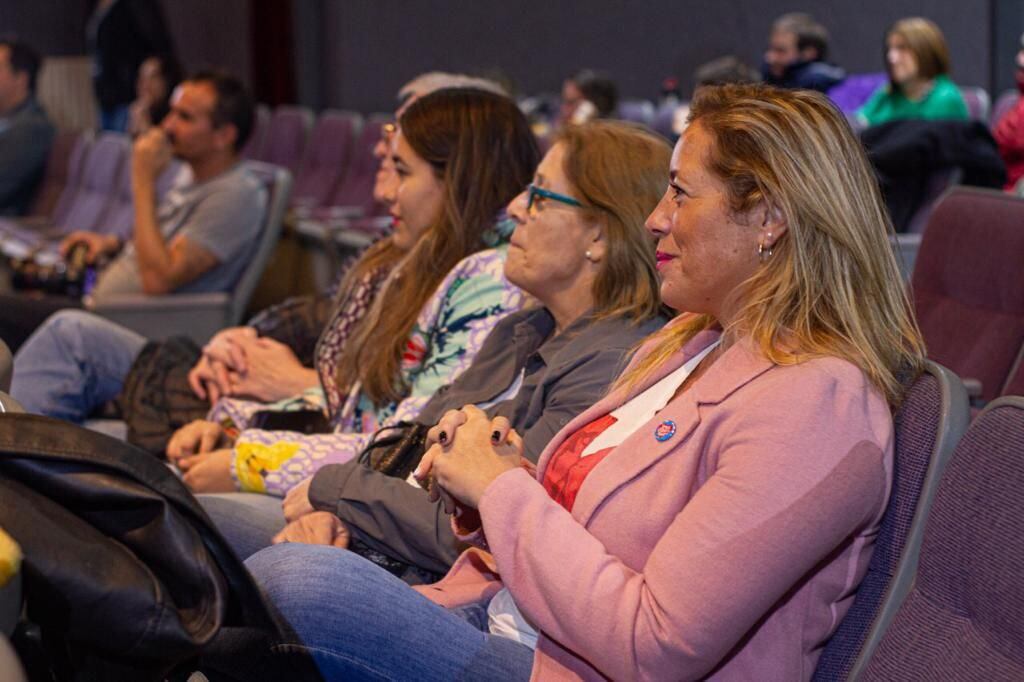 Se dicto charla en Ushuaia a cargo del escritor, guionista, productor y director Pedro Saborido “Identidad, Federalismo y Coso”.