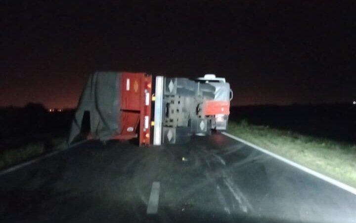 El accidente obligó a las autoridades a diseñar un camino alternativo para llegar a Rosario desde el oeste.