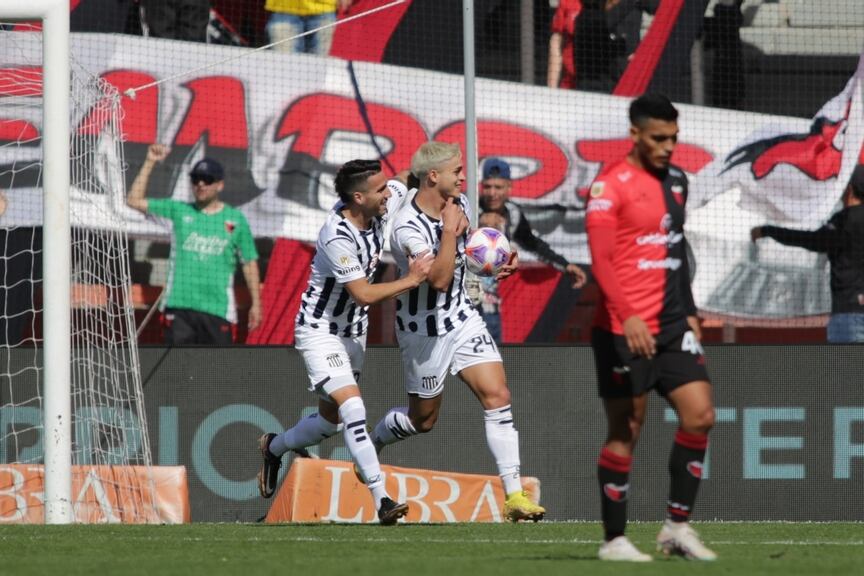 En el juego ante Colón, Talleres generó dos goles en las situaciones que más lo complican. Anotaron Ramón Sosa y Gastón Benavídez, pero pudieron ser más. (Prensa Copa Argentina)