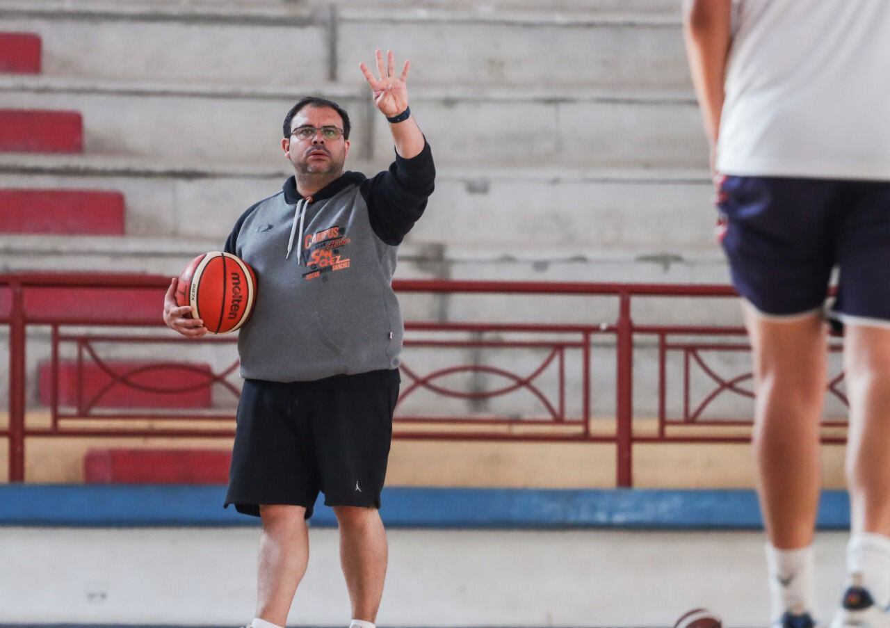 Gonzalo Britos Entrenador Básquet Seleccionado Bolivia