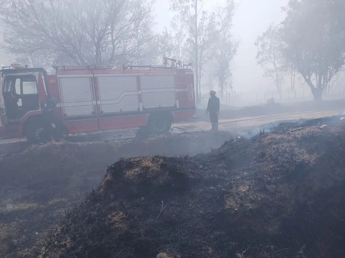 Bomberos combatieron un incendio en la fábrica militar de Río Tercero