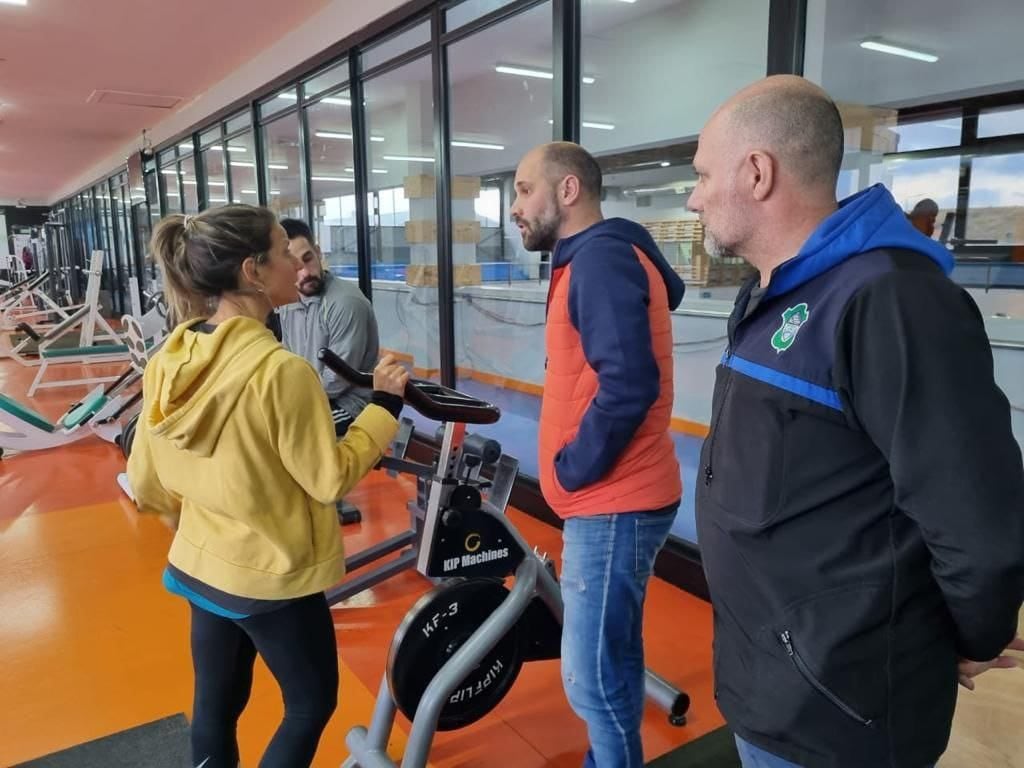 El Gimnasio se ubica en las instalaciones del Microestadio "Cochocho" Vargas.