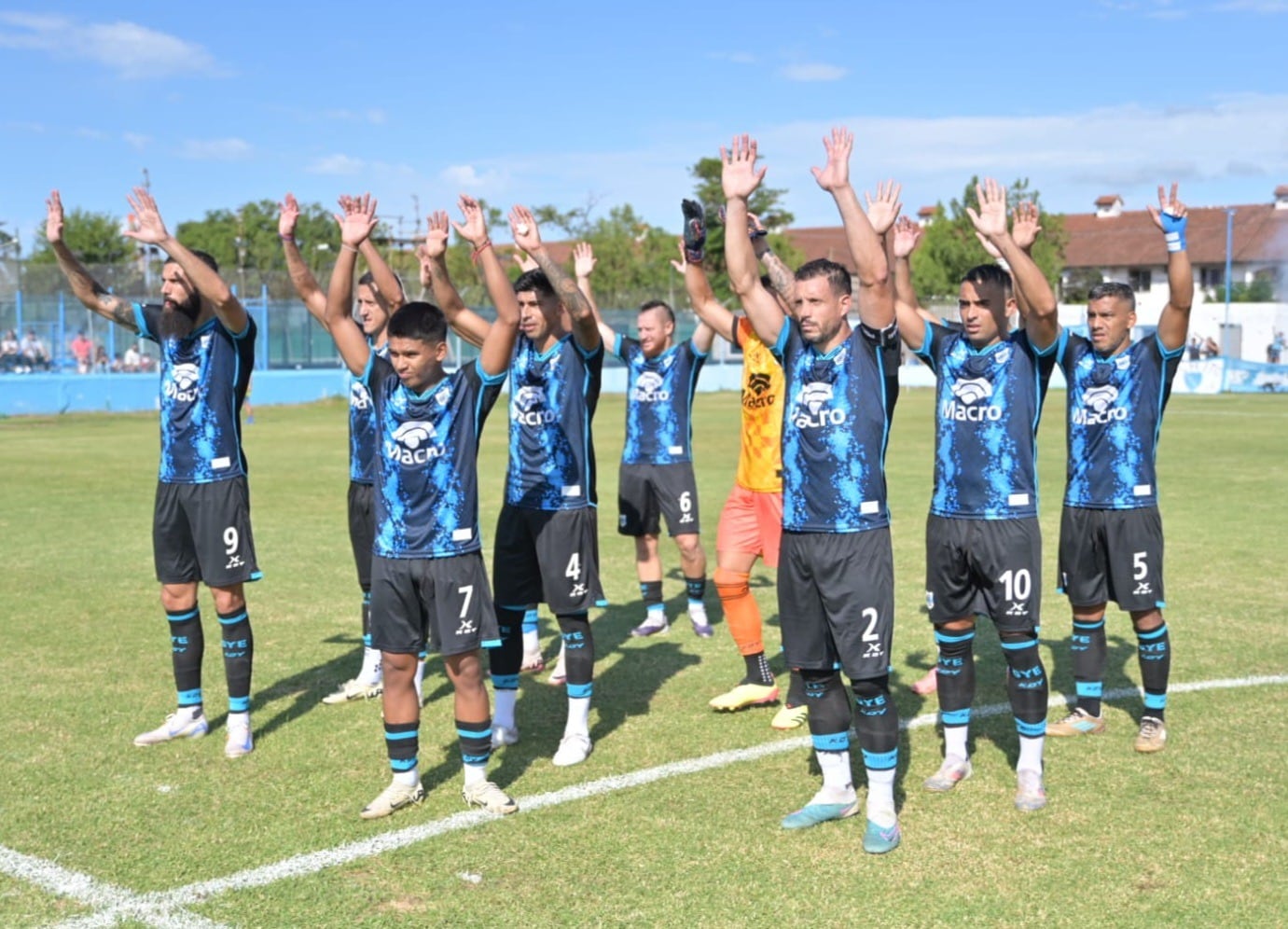 Firme en todas las líneas. Gimnasia y Esgrima de Jujuy controló el partido, golpeó en los momentos justos y sumó tres puntos clave ante Defensores Unidos.