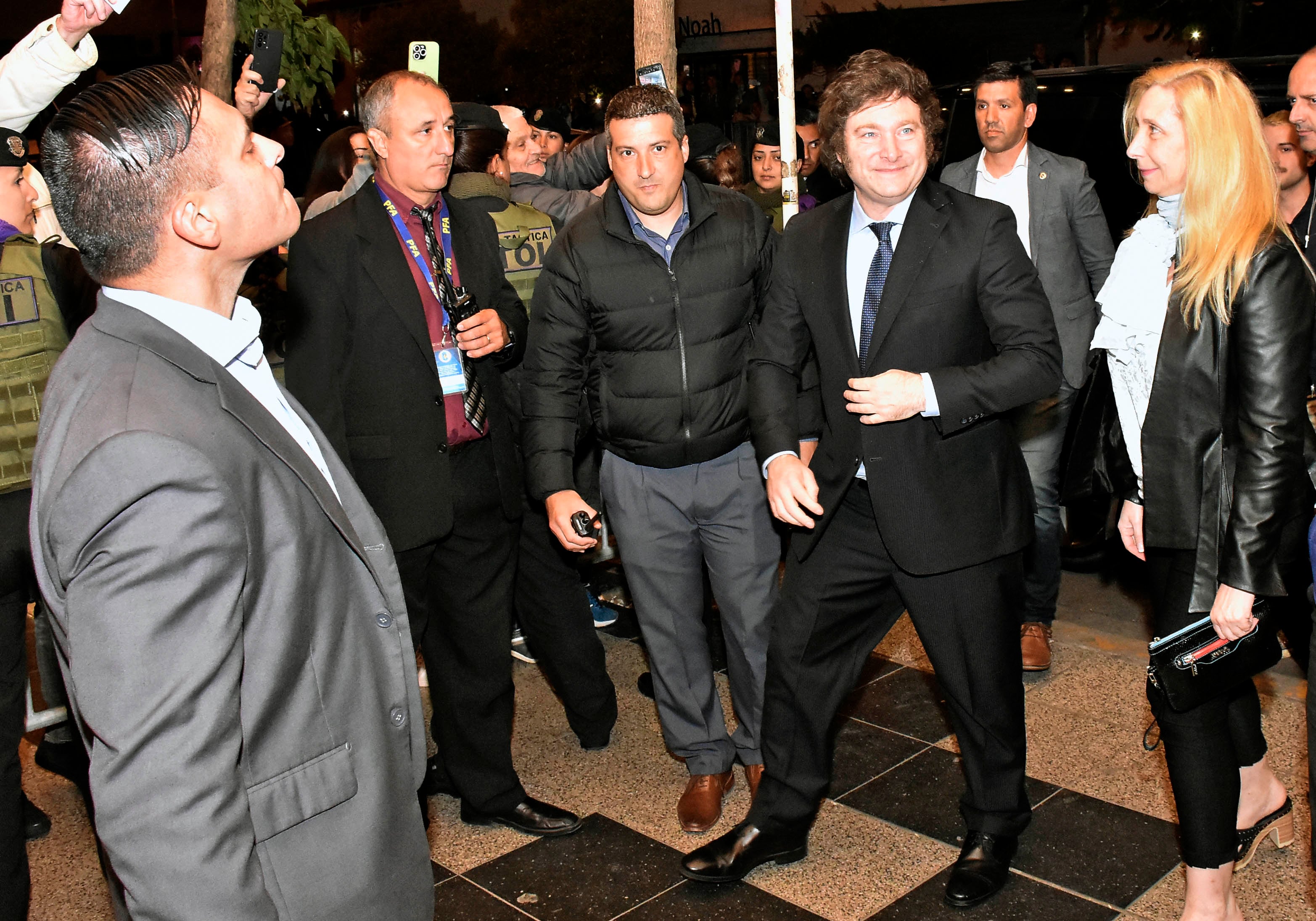 El momento de la llegada del presidente Javier Milei al teatro. / Foto: NA: JOSE SCALZO