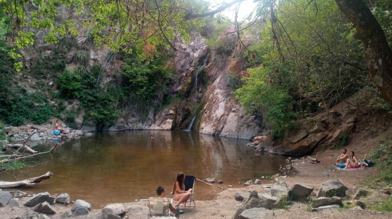 Rodeados de vegetación y tranquilidad, el salto y su olla son ideales para refrescarse. (Foto: Andrea Molina)