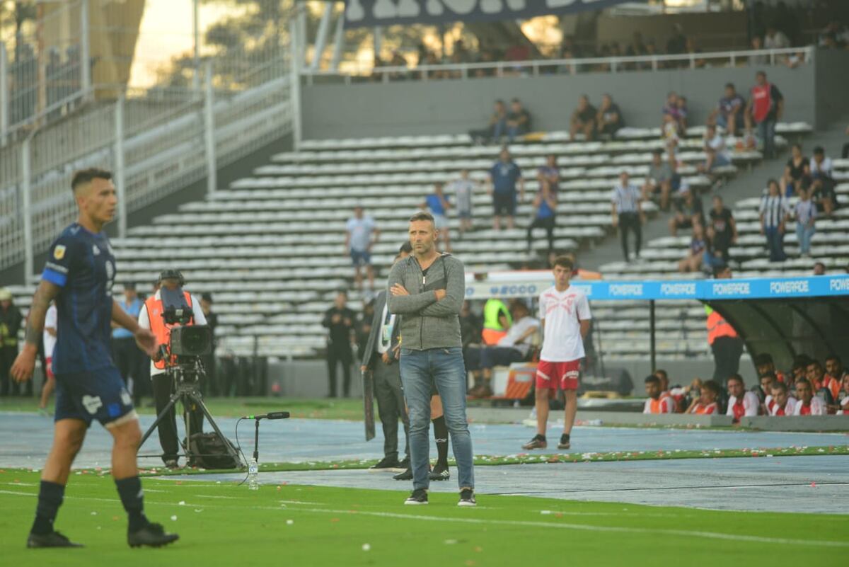 Walter Ribonetto, DT de Talleres: “Lo más importante es que no se perdió e hicimos todo para ganarlo”