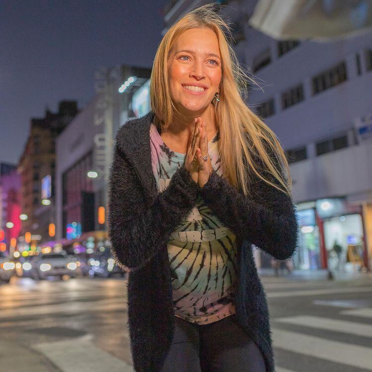 Luisana Lopilato en Buenos Aires desde la calle Corrientes