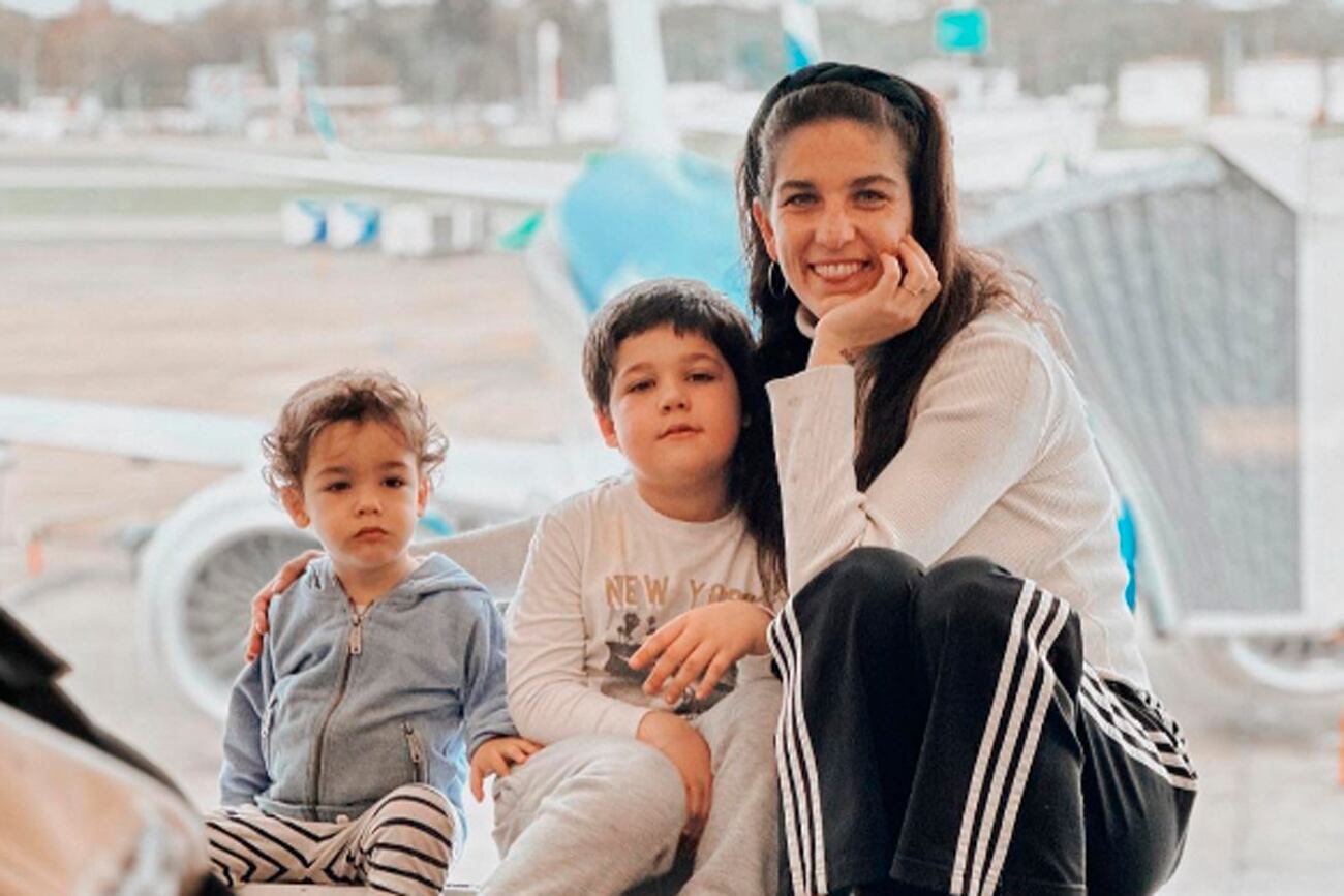 Juana Repetto junto a sus hijos