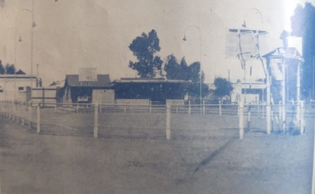 Primera cancha de Básquet al aire libre de Huracán de Tres Arroyos