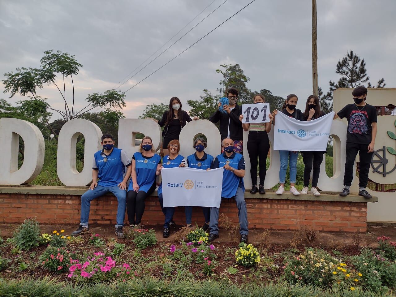 Eldorado: jóvenes del Interact Puerto Eldorado plantaron 102 árboles.