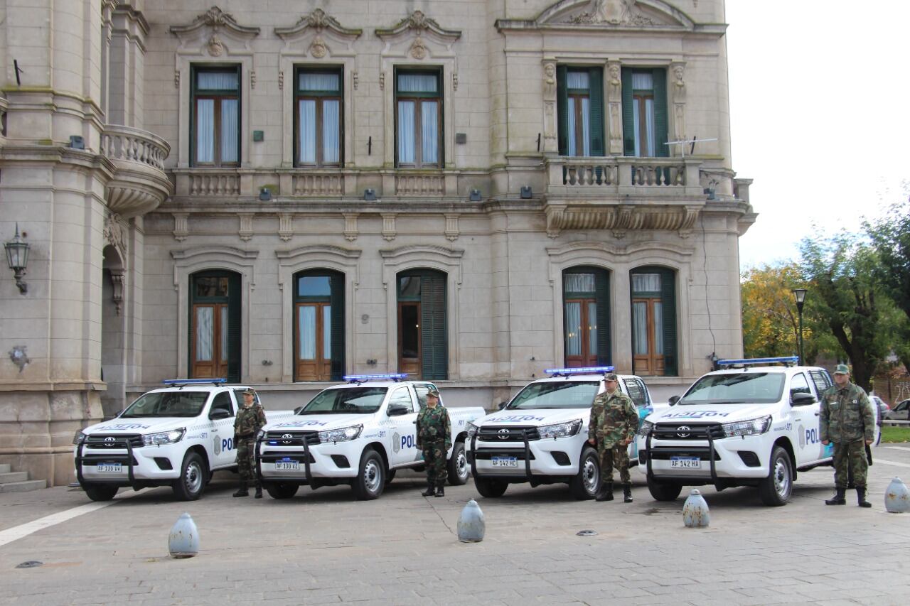 Sergio Berni entregó siete patrulleros a la CPR