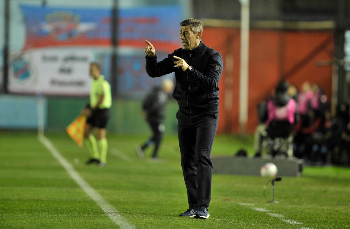 Pedro Caixinha, duro tras el empate de Talleres: “No me gustó la actitud de algunos jugadores”