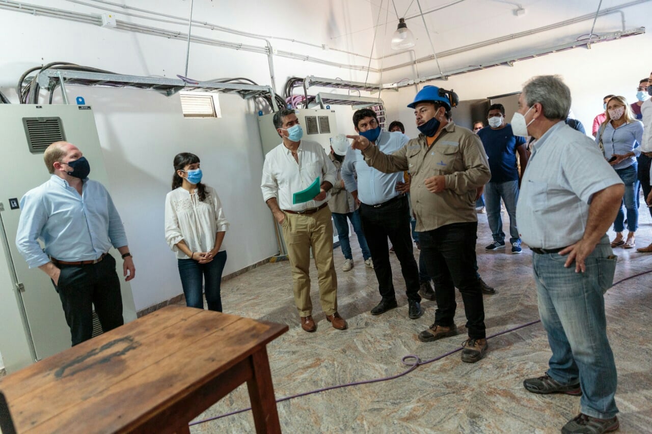 Capitanich visitó la planta de energía solar.