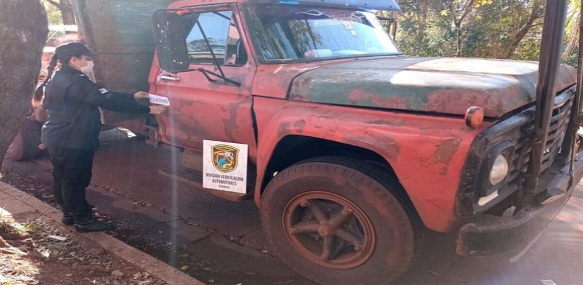 Camión secuestrado tras inconsistencias en chasis y motor