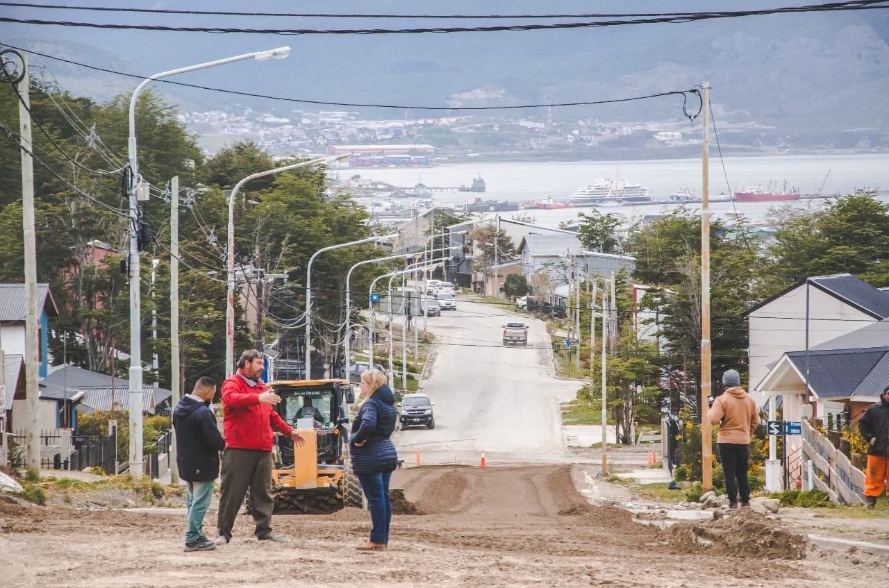 Trabajos en urbanización San Martín y en barrio Alakalufes II