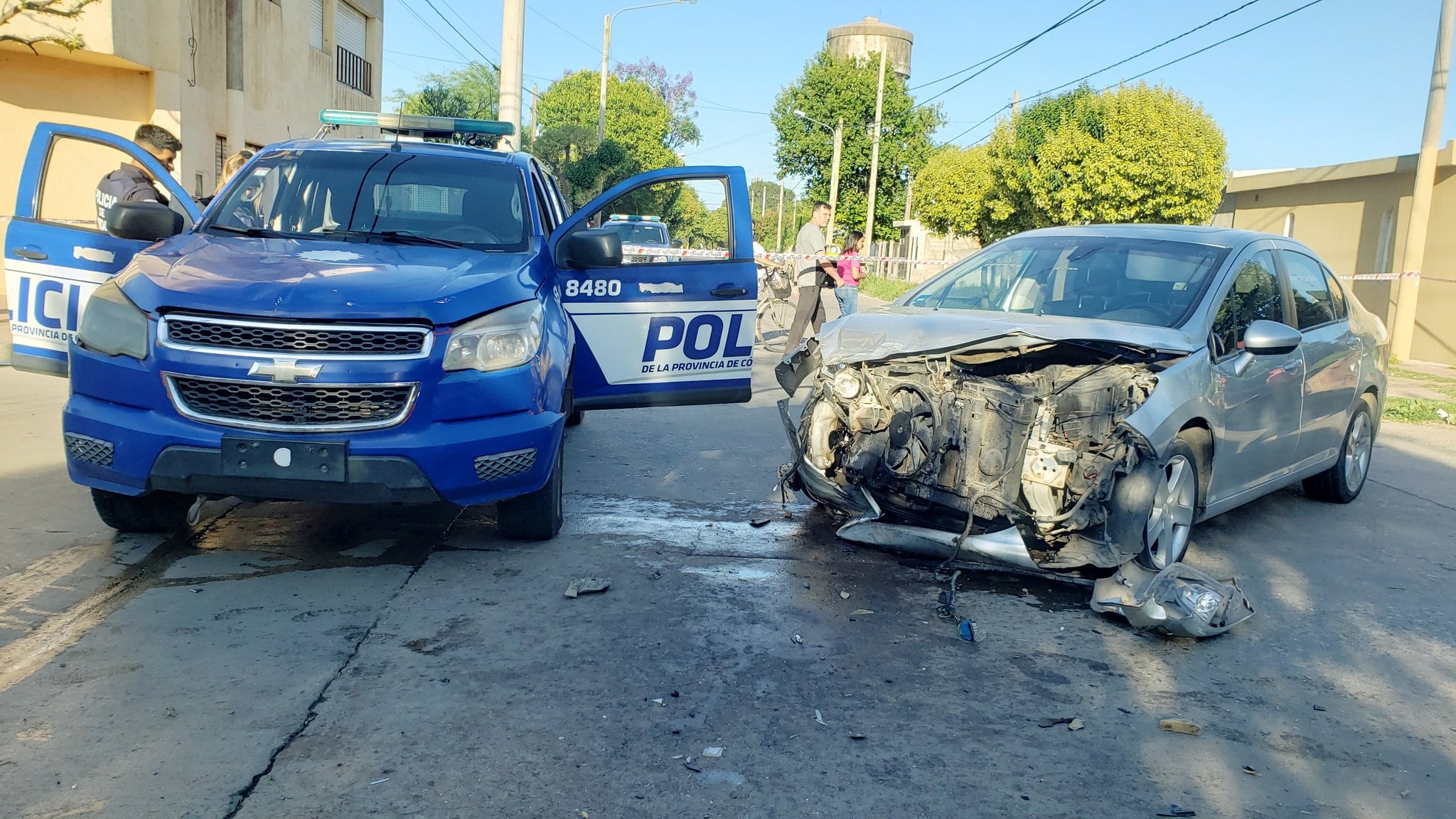 Volcó en barrio Patricios mientras huía en un auto robado.