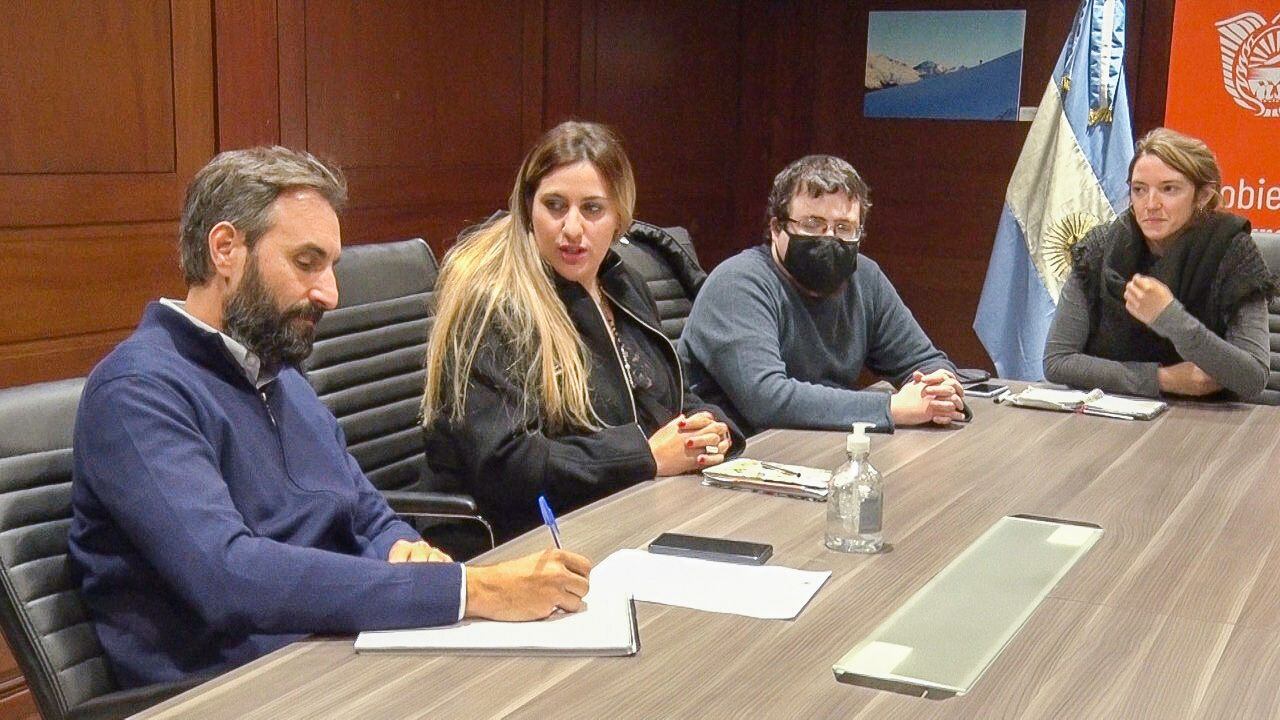 Casa de Tierra del Fuego, recibió a Ignacio Aguilar, quien conversó acerca de la beca y las actividades que realizará en Francia.