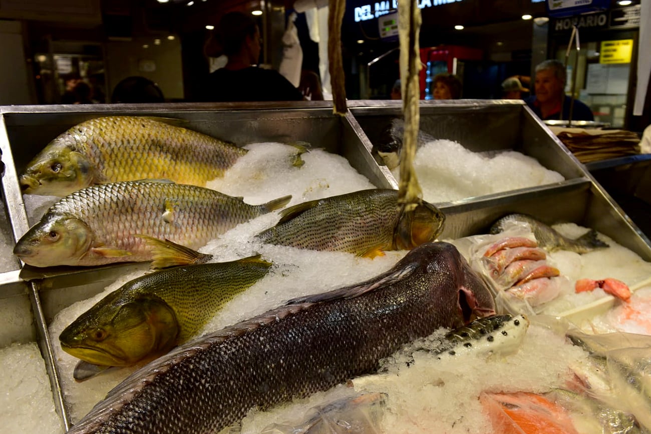 Venta de pescado para Semana Santa. (José Gabriel Hernández / La Voz)