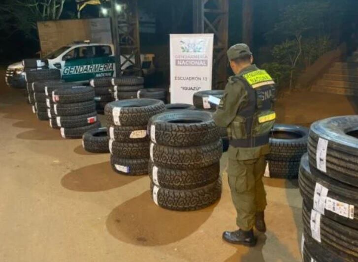 Puerto Iguazú: secuestran cubiertas sin aval aduanero.