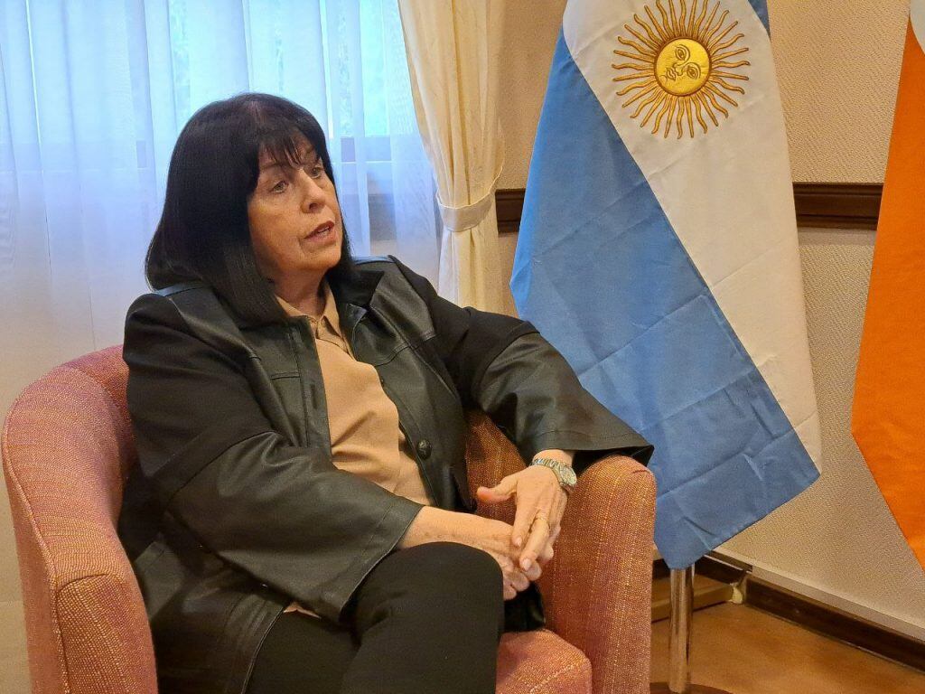 El libro “Malvinas, mi casa” llegó a manos de los excombatientes de Ushuaia