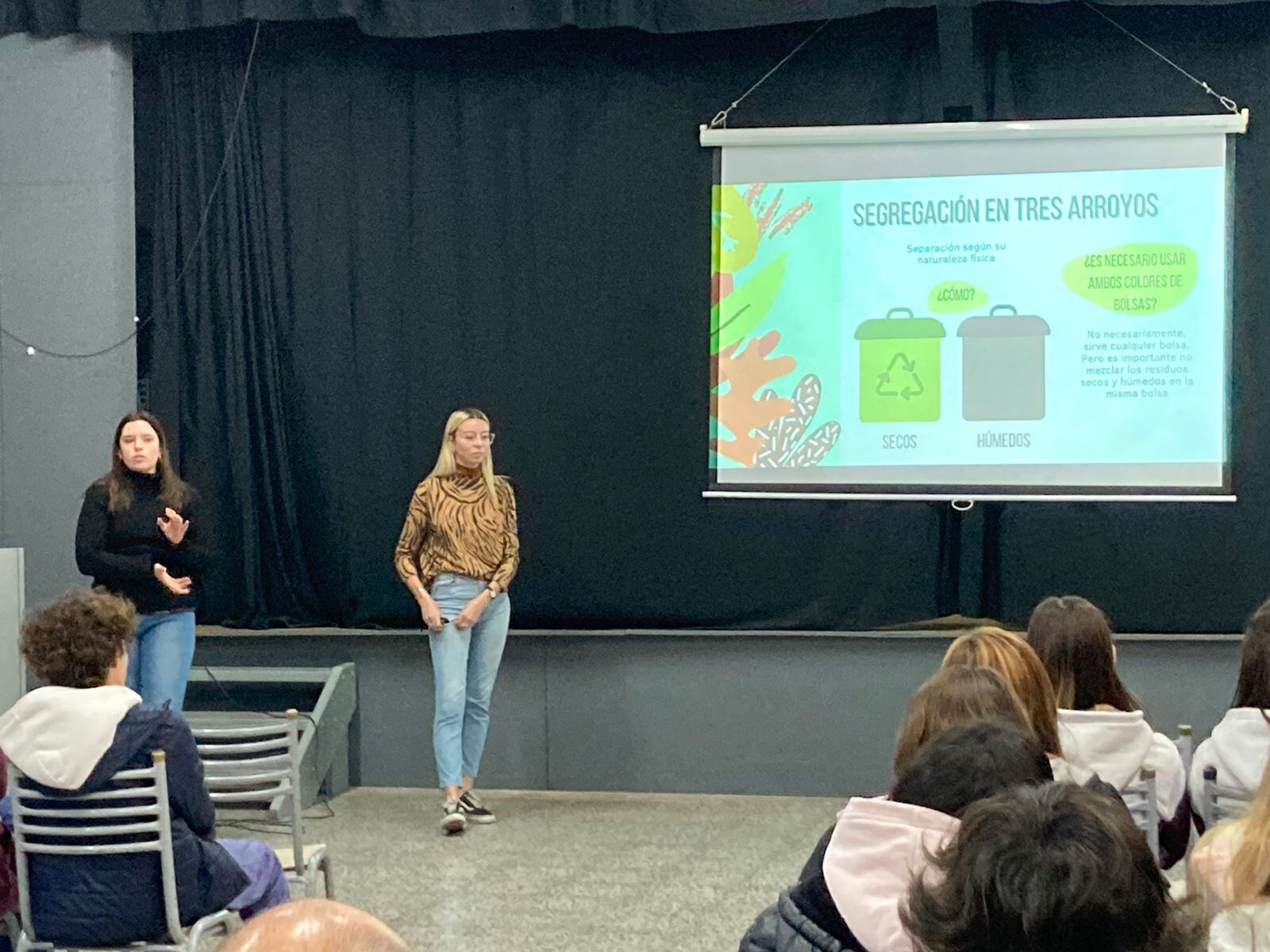 Charla de Gestión Ambiental en la Escuela Agropecuaria de Tres Arroyos