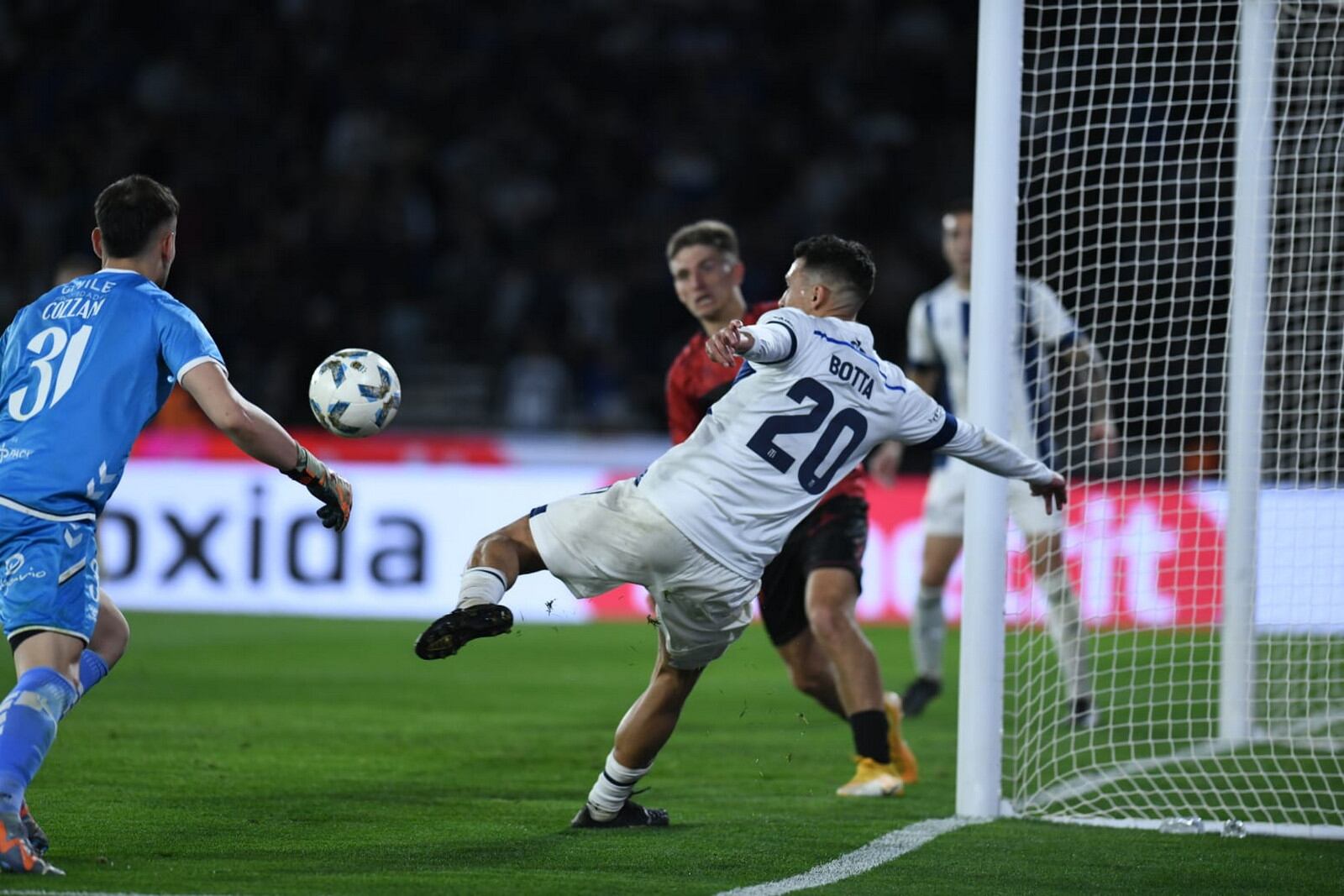 Talleres recibió a Platense por la quinta fecha de la Liga Profesional. El partido se jugó en el estadio Mario Alberto Kempes. (Facundo Luque / La Voz)