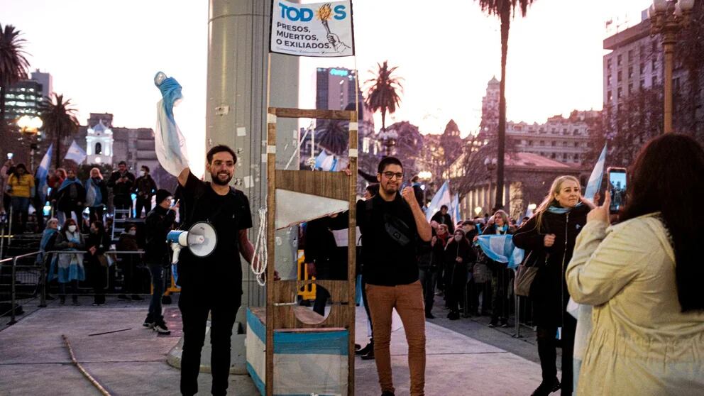 Detuvieron a miembros de Revolución Federal, entre ellos a su líder Jonathan Morel