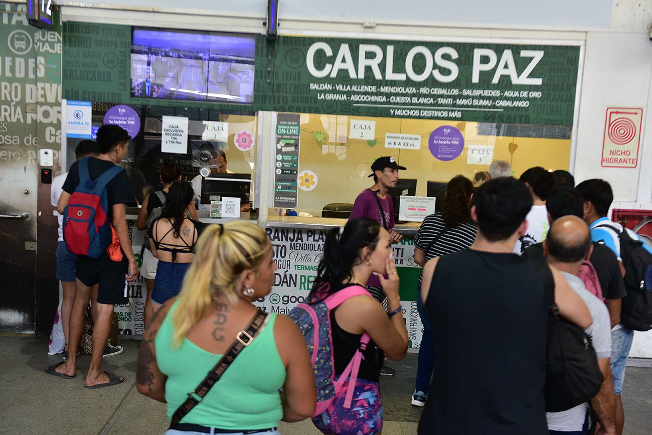 Aumento de los pasajes de los omnibus interurbanos nueva terminal de Córdoba . (José Gabriel Hernández / La Voz)