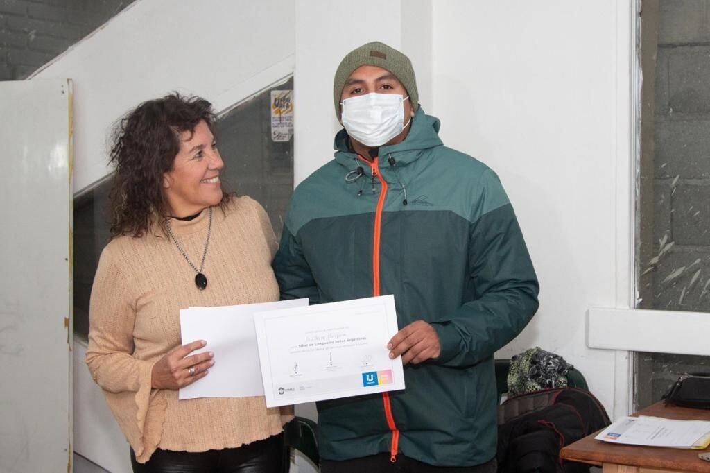 LA Secretaría de Cultura y Educación realizó la entrega de certificados a los participantes del taller.