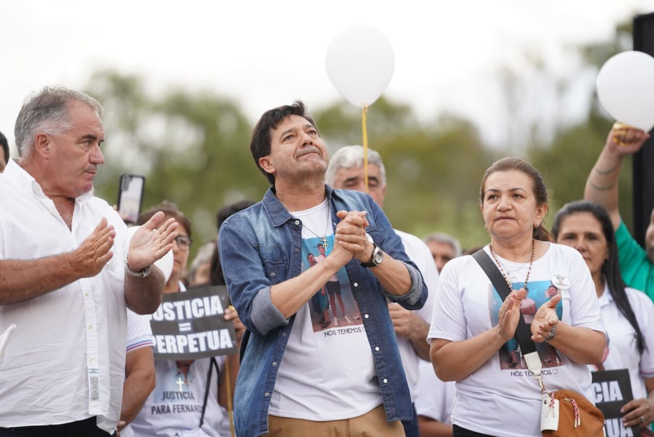 Los padres de Fernando Báez Sosa encabezaron esta tarde una ceremonia interreligiosa - Foto Clarín