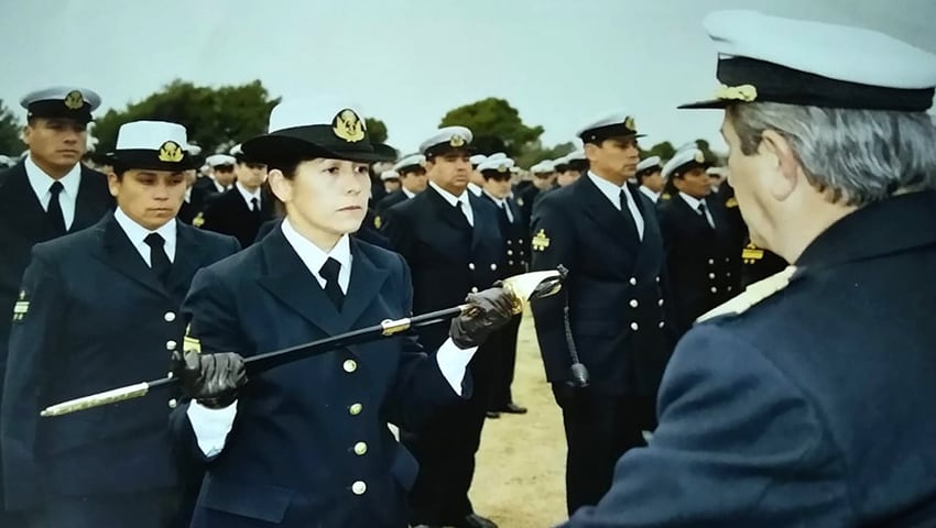 "La Armada Argentina es mi corazón, lo es todo para mí", dice la suboficial principal Evangelina Maizares.