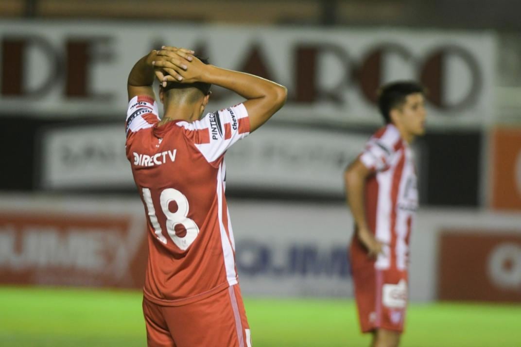 Triste momento. Instituto y todos los clubes pasaron largos meses parados (Federico López Claro / La Voz).