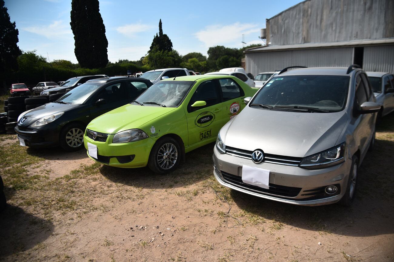 Un total de 17 personas fueron detenidas este miércoles por la mañana en un megaoperativo en las ciudades de Córdoba, Cosquín y La Falda tras 53 allanamientos en una causa por robo de autos, según informaron fuentes policiales. 