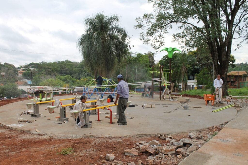 El Intendente de Puerto Iguazú supervisó las obras viales que se encuentran en ejecución.